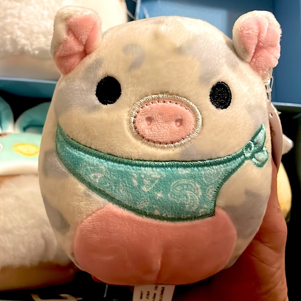 Squishmallow Rosie the Pig
